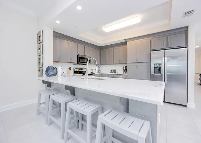 Phoenix Gulf Towers 2107 Apartment